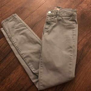 Blue-ish gray jeans from Charlotte Russe 💓